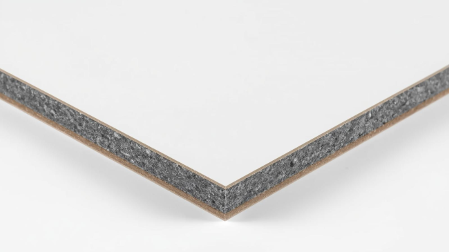 Dettaglio sezione di pannello accoppiato cartongesso e isolante per cappotto interno termico.